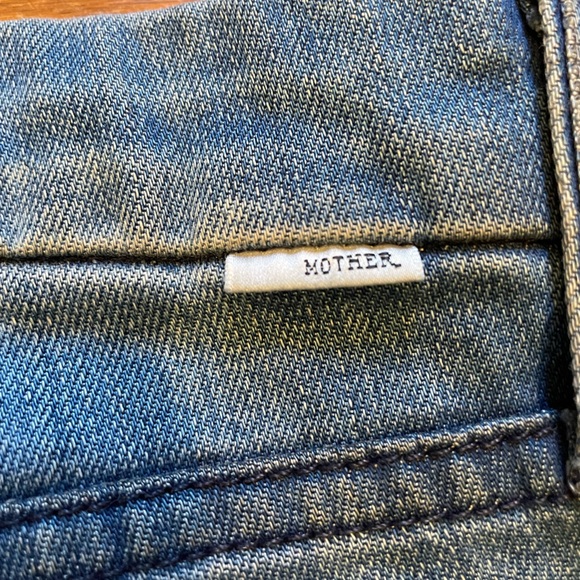 Mother Denim distressed knees sample size - Picture 7 of 9